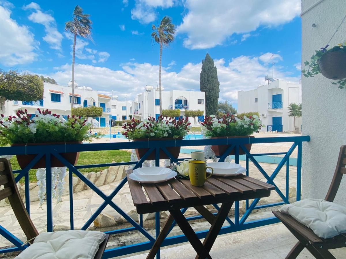 Sea Breeze 1-Br Apt In Píla Kültér fotó
