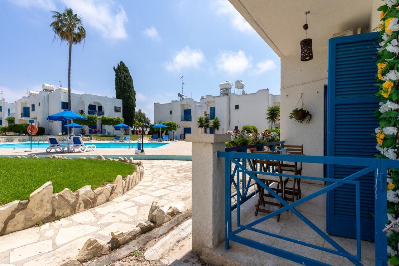 Sea Breeze 1-Br Apt In Píla Kültér fotó