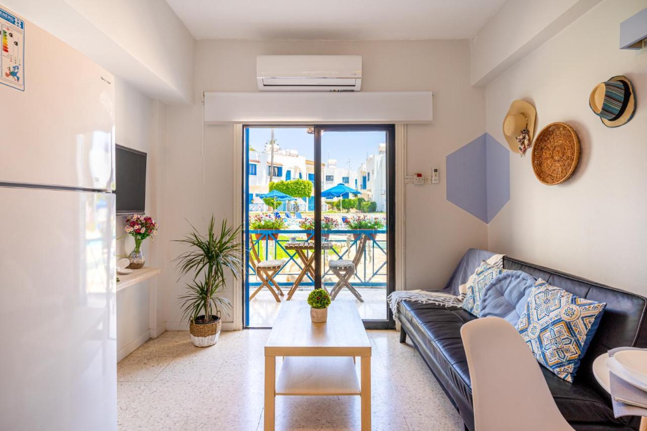 Sea Breeze 1-Br Apt In Píla Kültér fotó