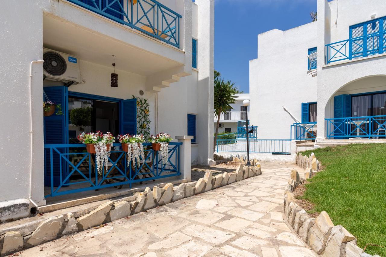 Sea Breeze 1-Br Apt In Píla Kültér fotó