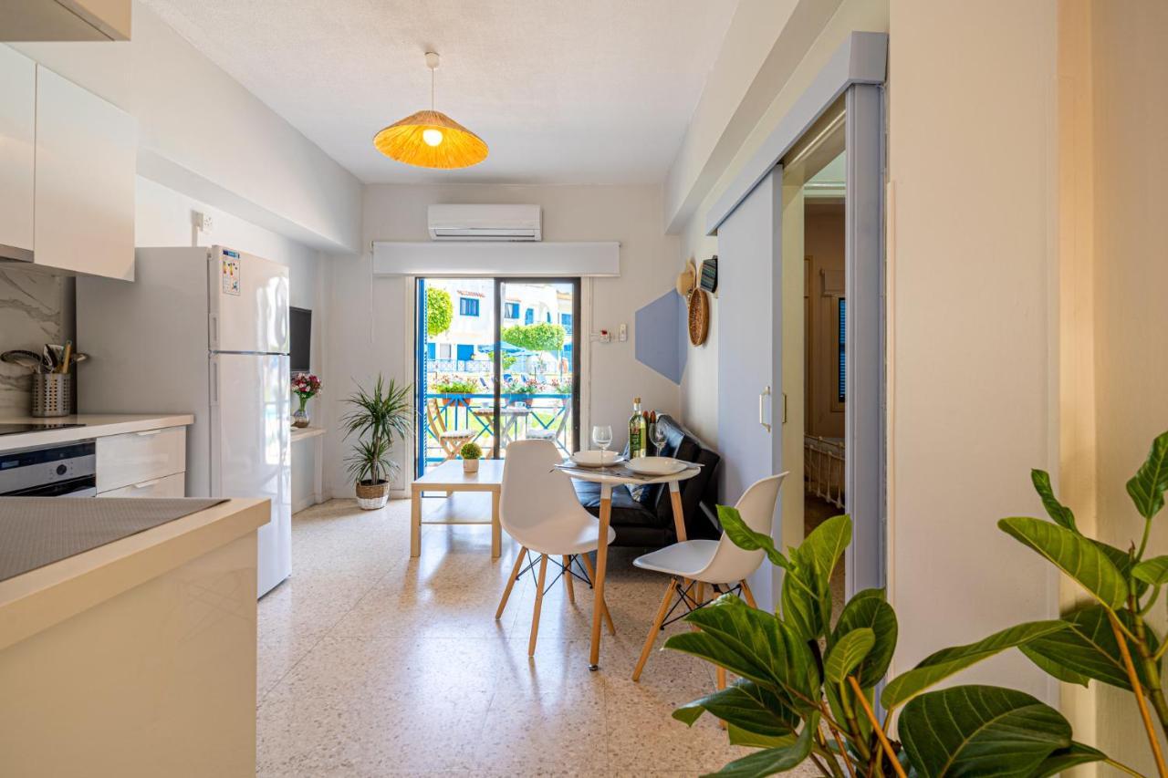 Sea Breeze 1-Br Apt In Píla Kültér fotó